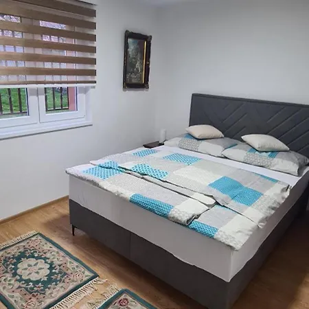 Podvisoki Apartmán *