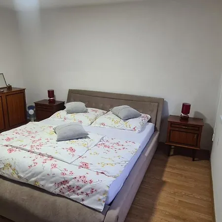 Apartment Podvisoki *
